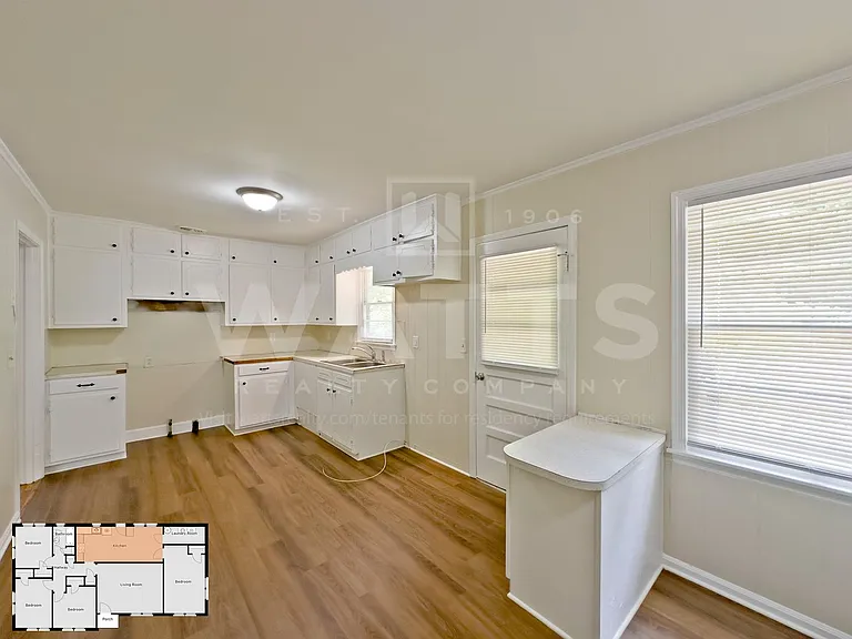 1129 Dogwood Ln — Photo 7