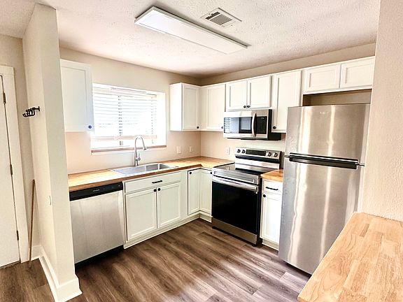 4th image of 842 West St #842