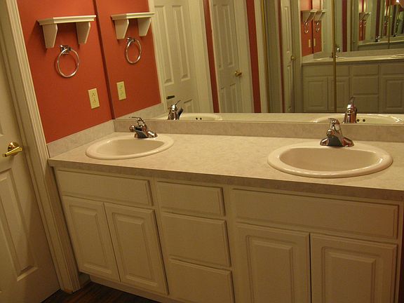 Double sinks in the master