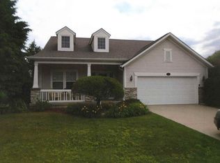 6 Watershore Dr, Muskegon, MI