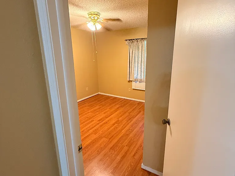 202 Burkle Ave #1 — Photo 8