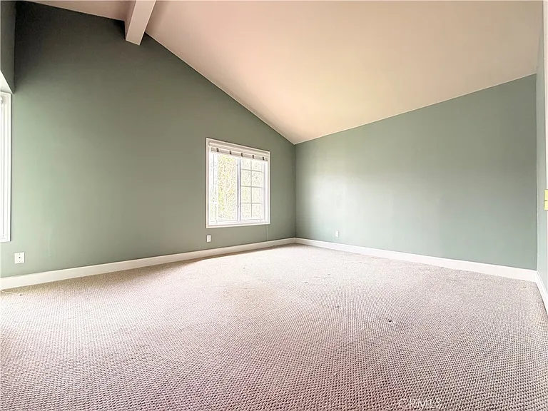21956 Yellowstone Ln — Photo 10