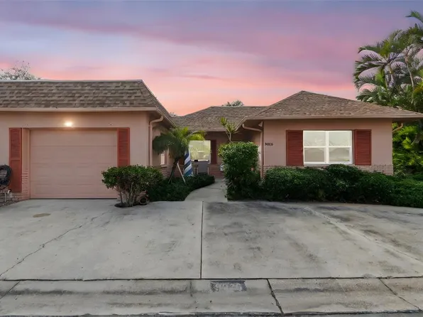 9026 Golden Horseshoe Dr, Seminole, FL 33777