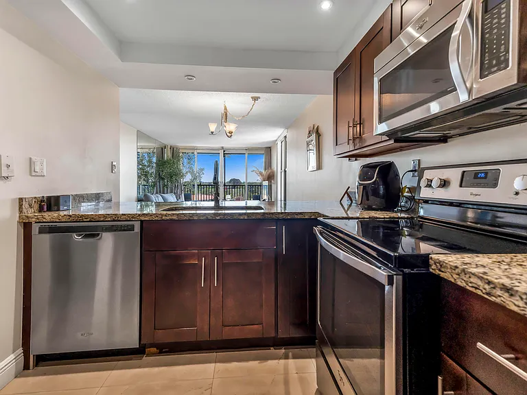 22 Royal Palm Way #606 — Photo 11