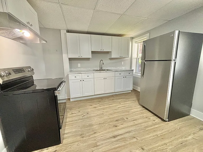 2303 Main St #J — Photo 10