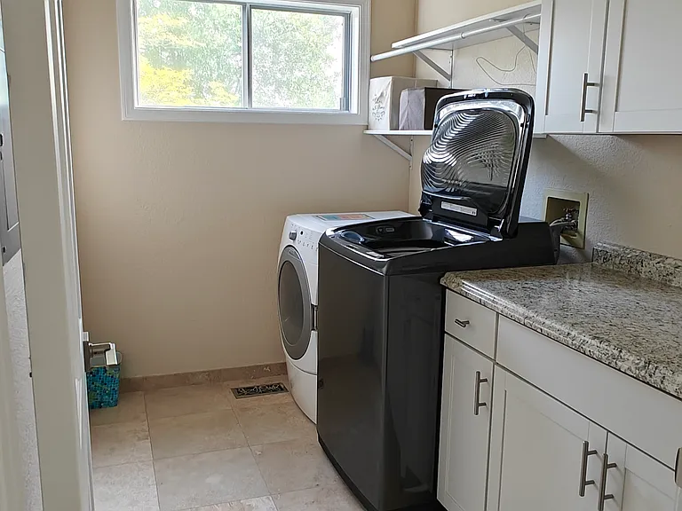 4522 Kennedy Rd NE — Photo 14