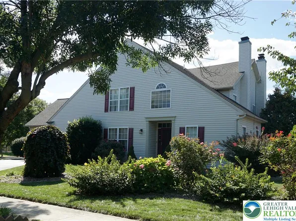 6007 Timberknoll Dr, Macungie, PA 18062