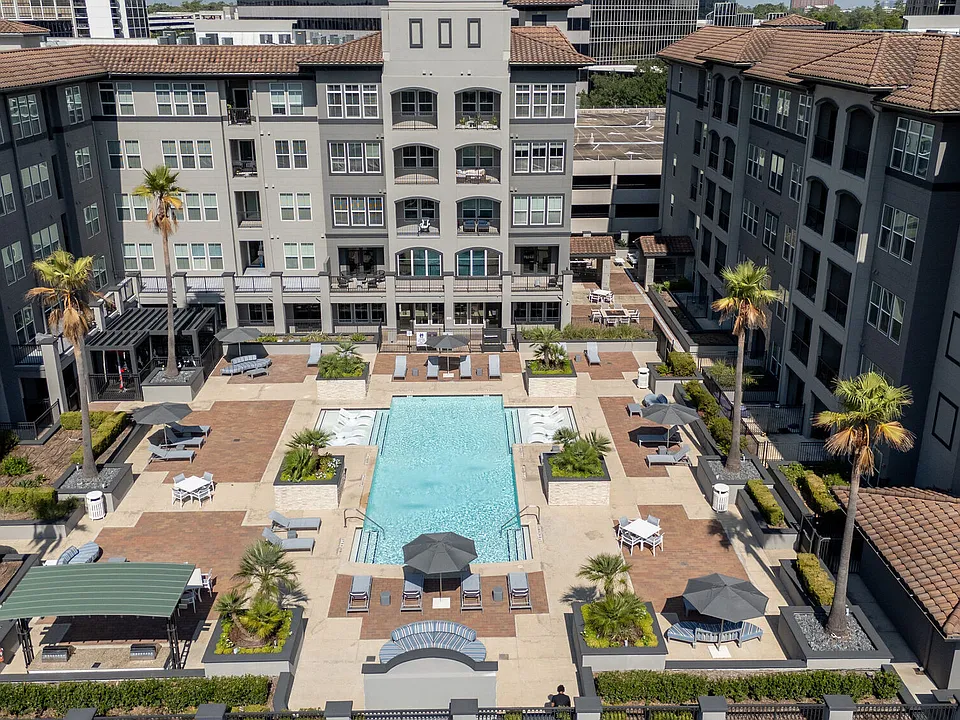 High Point Uptown apartments community photo