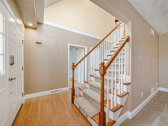 4th image of 315 McCabe Dr