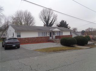 140-142 Lawrence St, Cranston, RI 02920