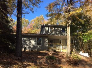 1584 Starry Ln, Effort, PA 18330