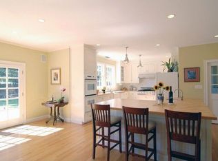 712 Del Mar Ave, Novato, CA 94947