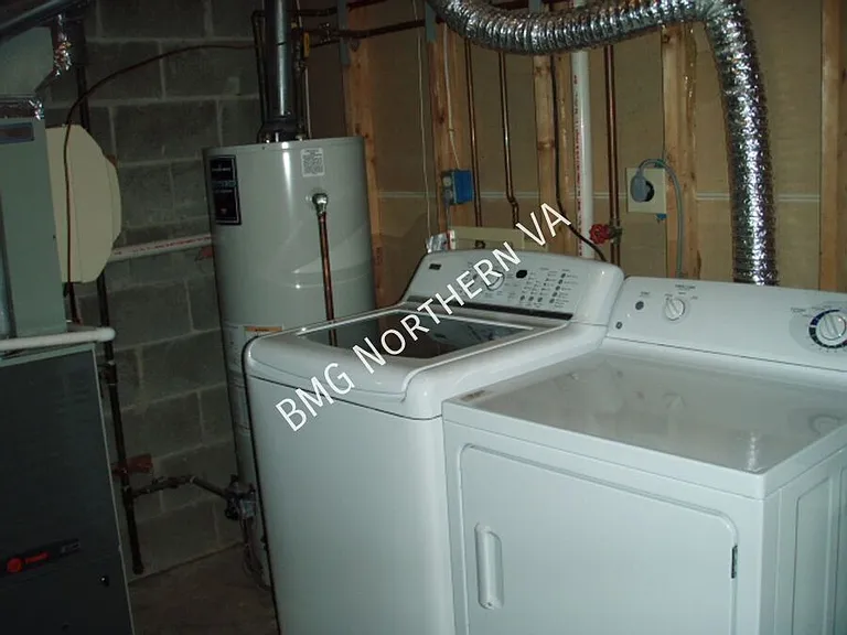 2105 Kings Garden Way — Photo 13