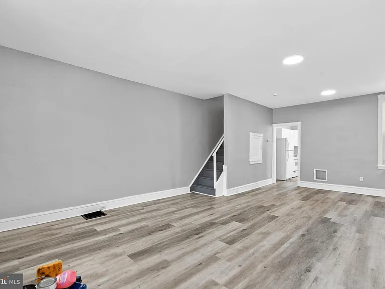 3902 N Fairhill St — Photo 2