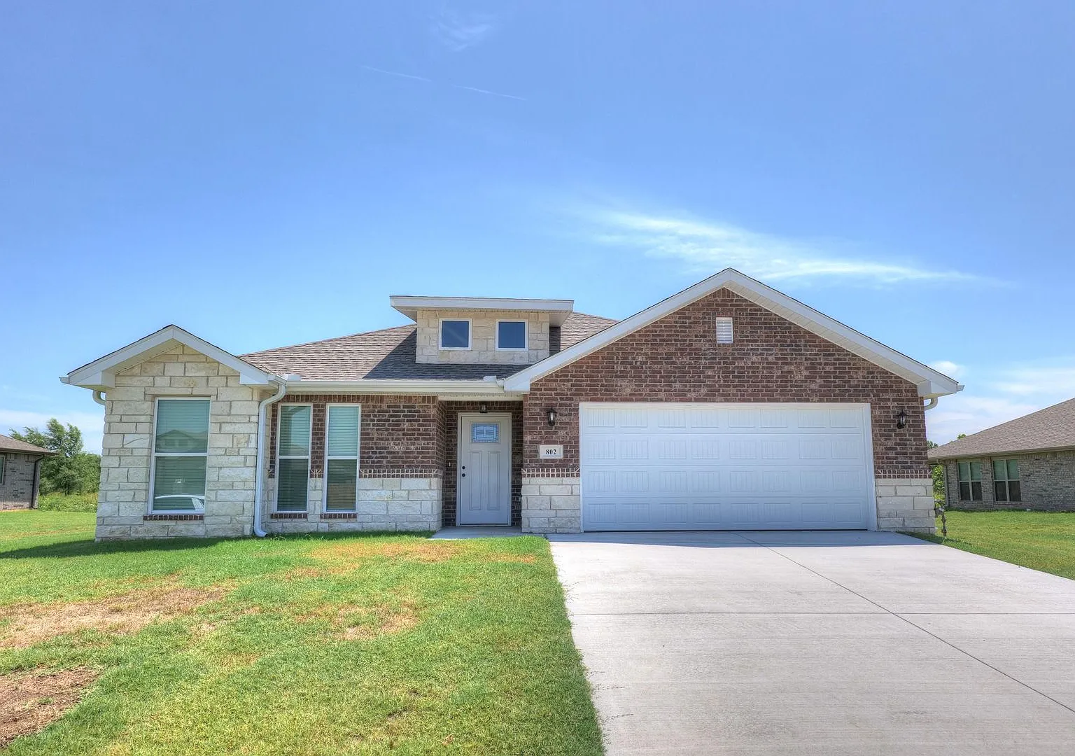 Nearly New 3-Bed/2-Bath Home For Lease in Carl Junction! — Photo 2
