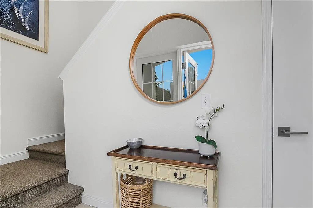 2 bed, 2.0 bath, 1462 sqft, $10,000 — Photo 3