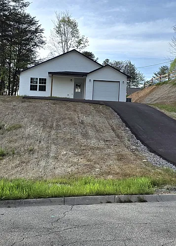 408 Stirrup Ln Photo 1