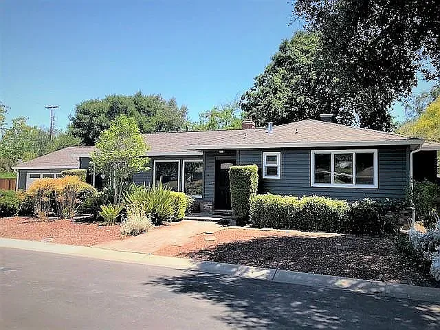3748 Laguna Ave — Photo 1