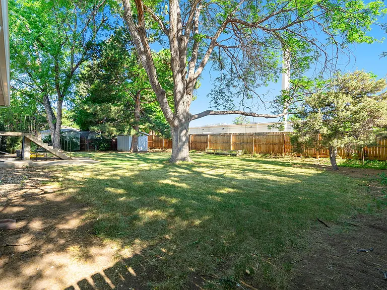2108 Applewood Rd — Photo 15