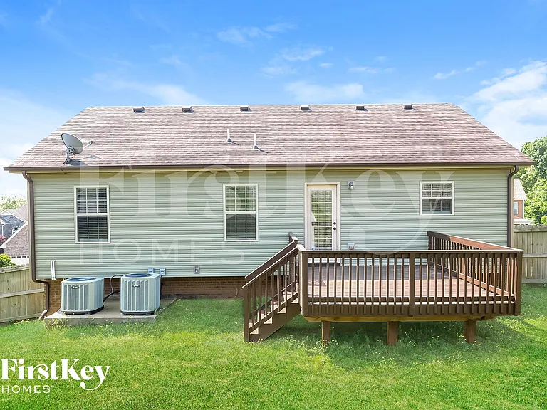 1145 Stillwood Dr — Photo 15