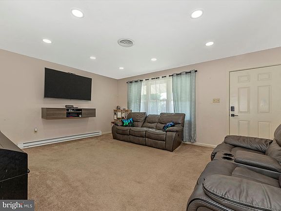 4th image of 401 Cornell Ave