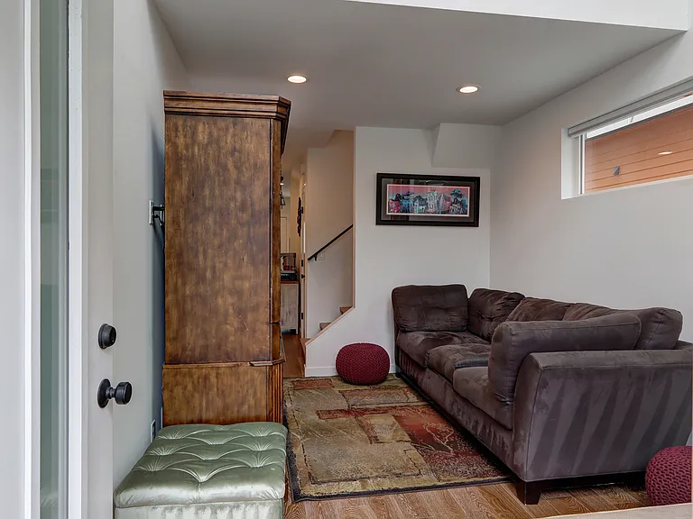 3854 22nd Ave SW — Photo 4
