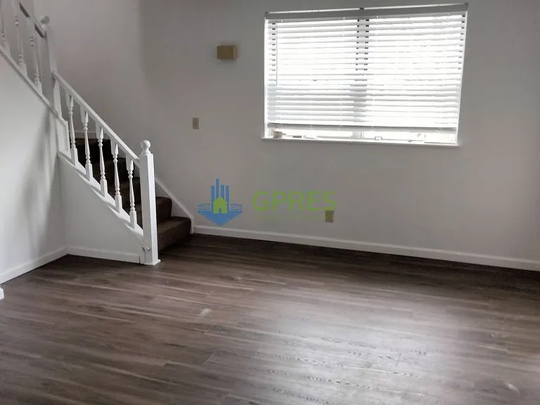 1426 Homestead Rd — Photo 4