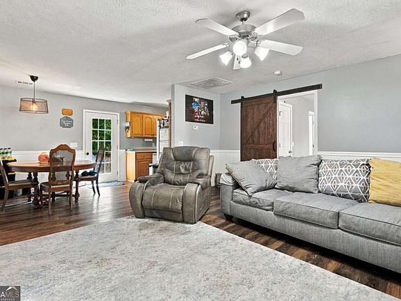 5th image of 270 Brody Dr NE