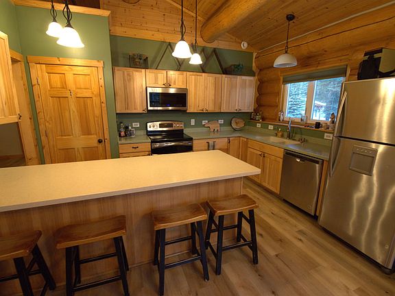 5th image of 1102 Violet Dr