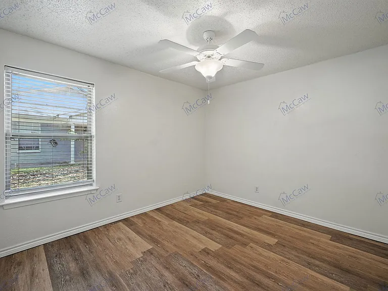 4302 Segura Ct N — Photo 12