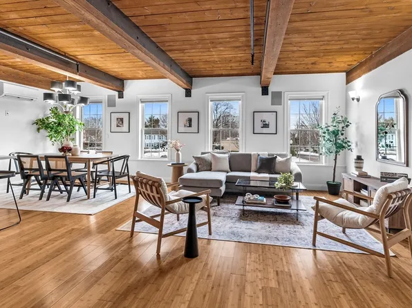 110 Pleasant St Unit 205, Marlborough, MA 01752