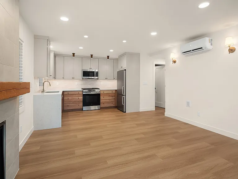 2351 NE 91st St — Photo 23