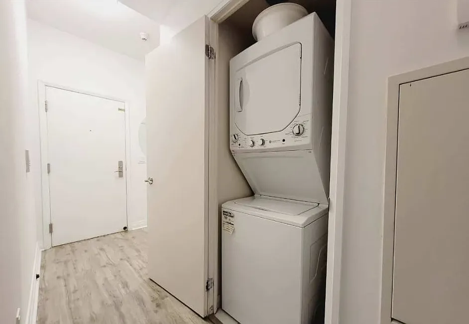 1 bed, 1000 sqft, $1,600 — Photo 3