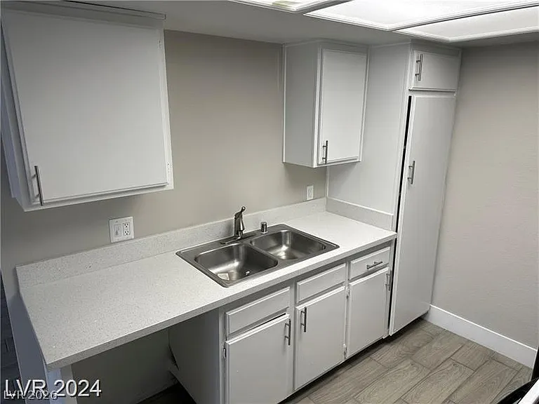 1887 Apricot Ct — Photo 9