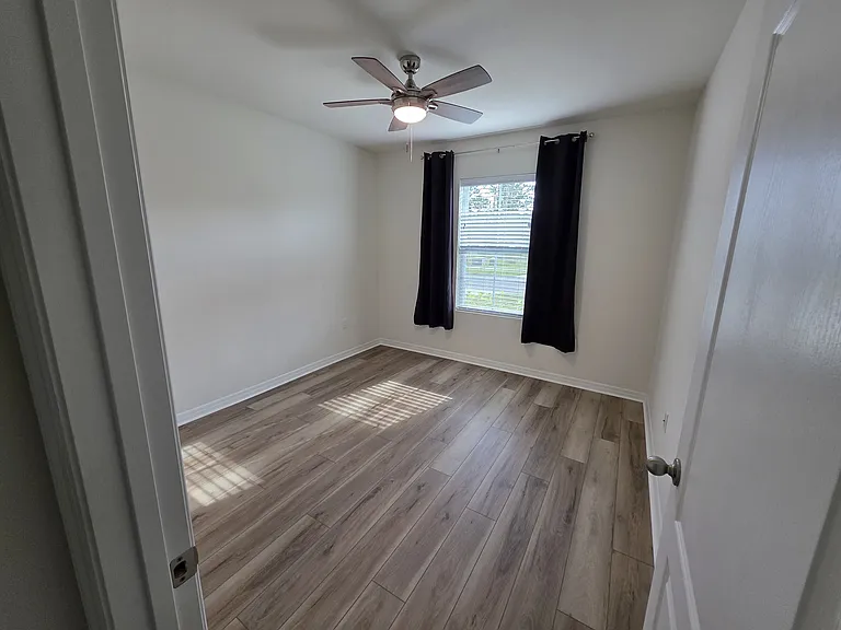 204 Sunset Point Dr — Photo 12