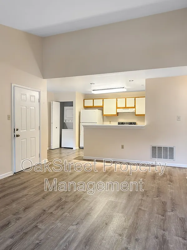 1 bed, 1.0 bath, $1,575 — Photo 1