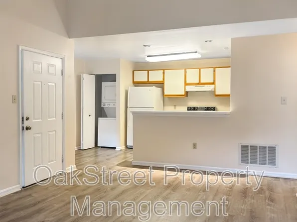 621 E Lake Front Cir, Absecon, NJ 08205