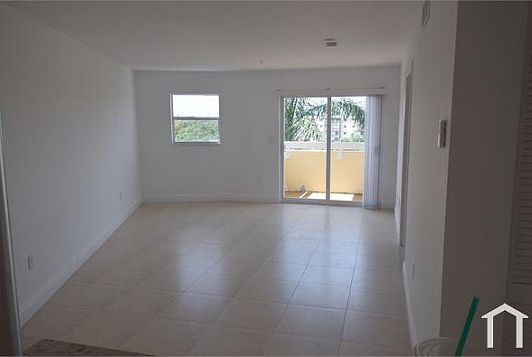 2nd image of 4137 Stirling Rd APT 505
