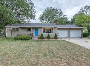 203 W Meadowbrook Dr, Midland, MI 48640