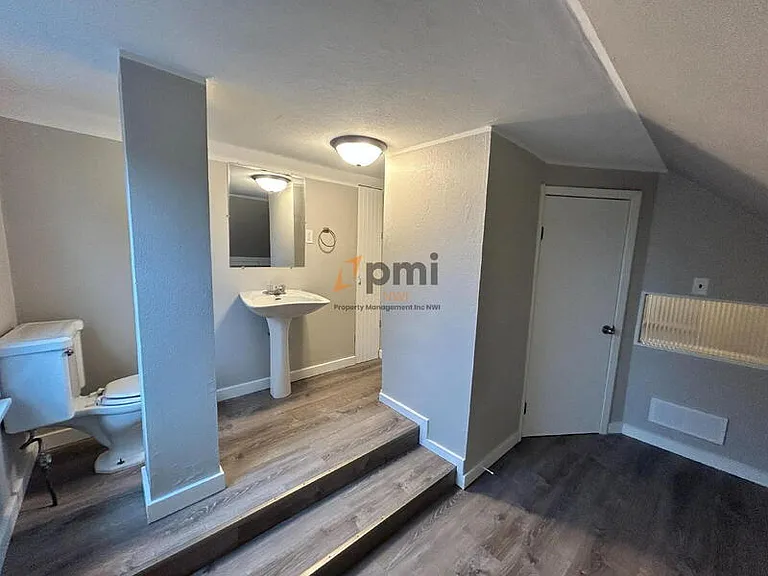 616 Burton Ct — Photo 8