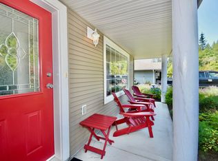 6315 Tower Rd, Sechelt, BC V7Z 0T7
