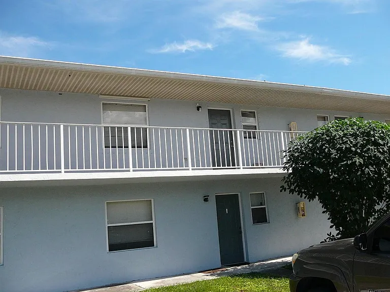 617 Ixoria Ave #15 — Photo 1