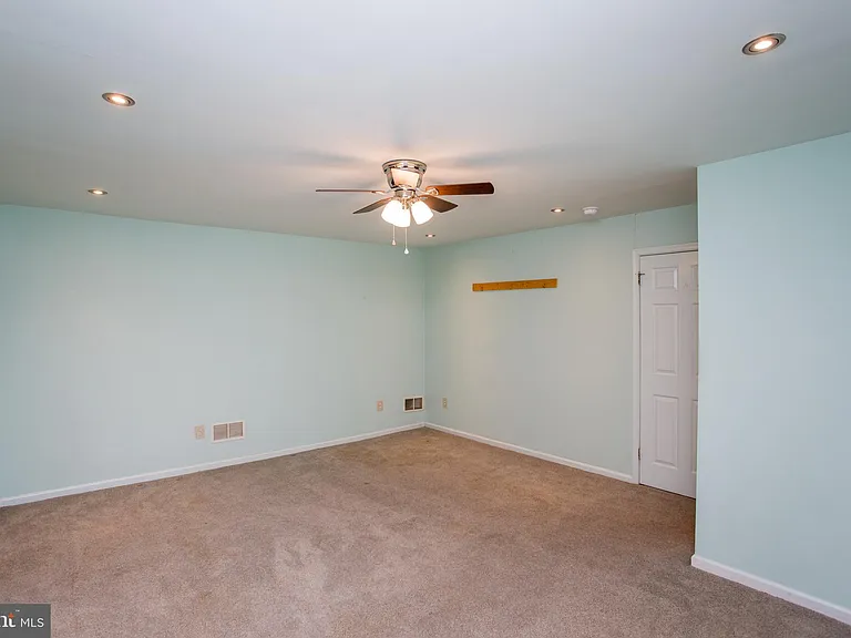 1529 Margaret Ct — Photo 58