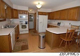 1st image of 370 Skyline Dr