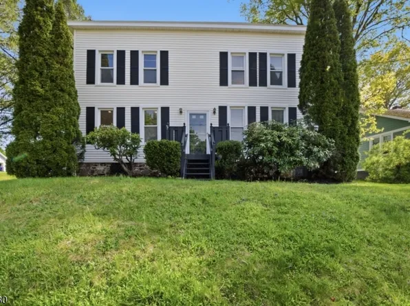 105 Main St, Lebanon Boro, NJ 08833