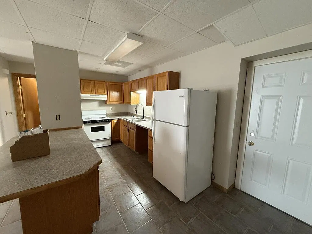 830 Chestnut Ave — Photo 3