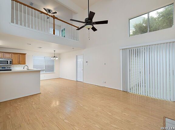 5th image of 30 Pembroke Ln