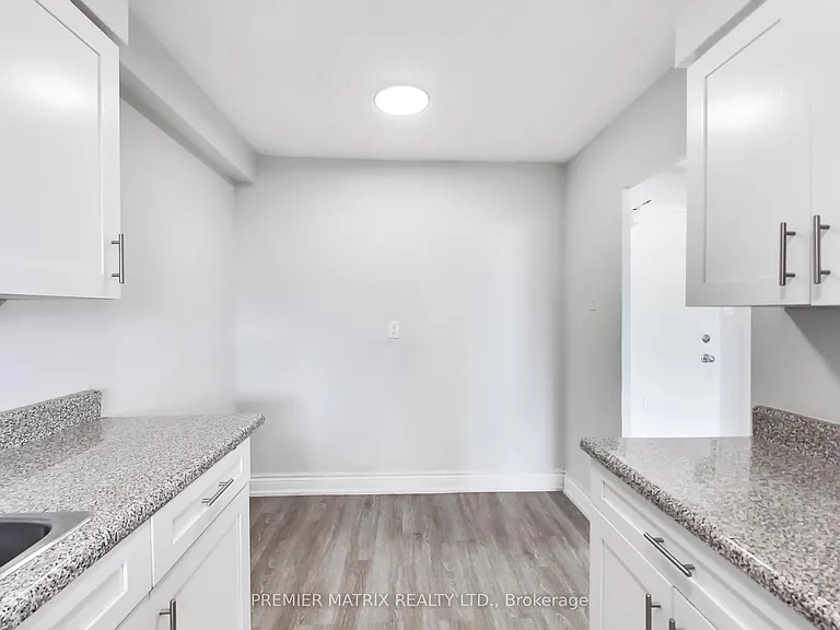 65 Thorncliffe Park Dr #1411 — Photo 18