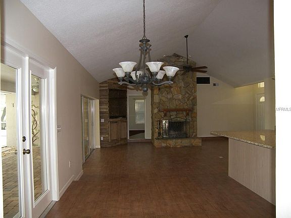 3rd image of 5024 Riverwood Cir