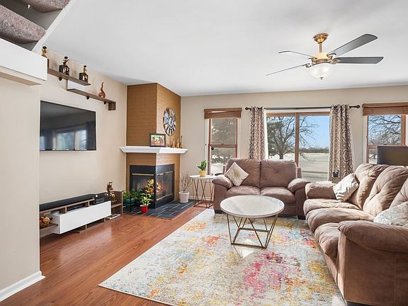 3rd image of 272 University Ln #6